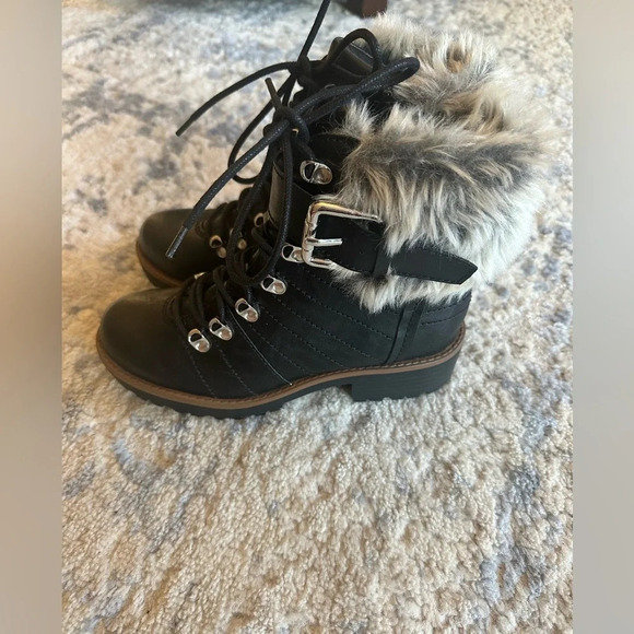 Sun + Stone Black Faux Fur Trim Lace-Up Hiker Boots Women’s Size 6 - Picture 4 of 7